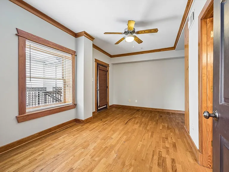 215 W Norma St #302 — Photo 23