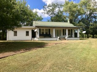 216 N Hurricane Ck Rd, Mc Ewen, TN 37101