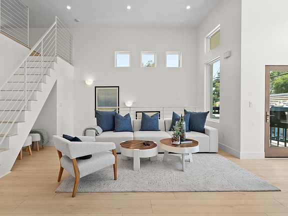 5th image of 413 Capitola Ave