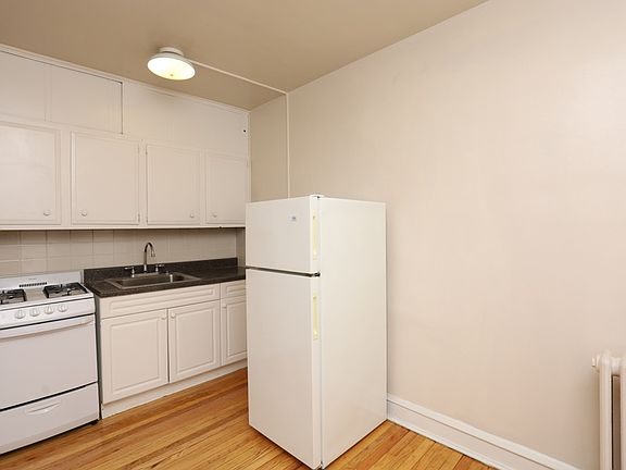 5th image of 1245 Elmwood Ave #412