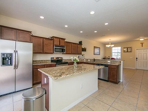 3rd image of 11166 Savannah Landing Cir