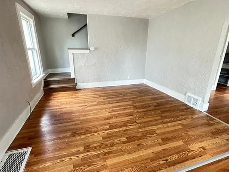 1007 Brownell Ave — Photo 5
