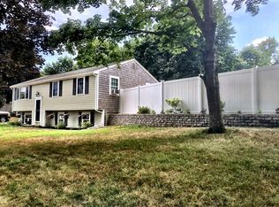 2 Strawberry Ln, Kingston, MA 02364