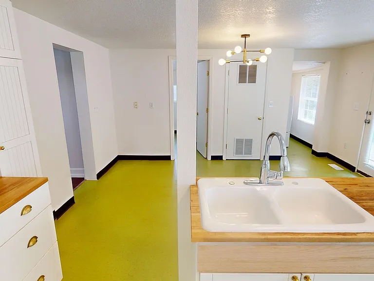 1554 SE Marion St — Photo 11