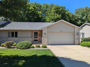 1006 Arapaho Dr, Freeport, IL 61032