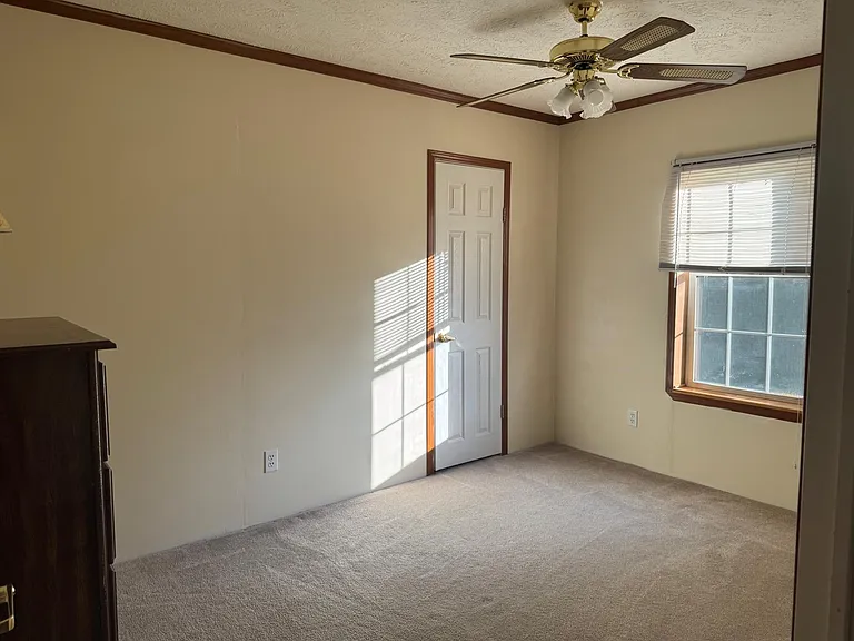 504 Rockingham Rd — Photo 12