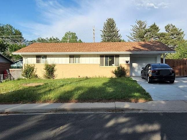 double driveway, 1 car garage