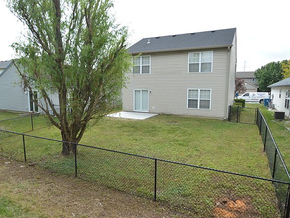 3rd image of 3331 Blue Ash Ln