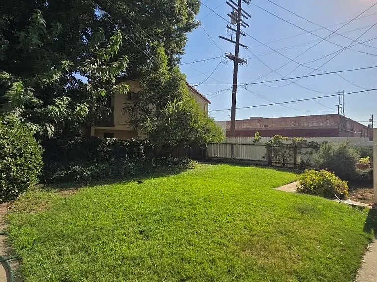 1273 N Van Ness Ave #1273 — Photo 18