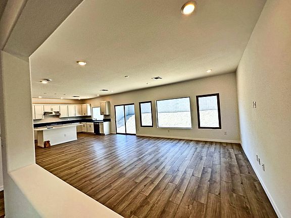 2nd image of 687 Great River Ave