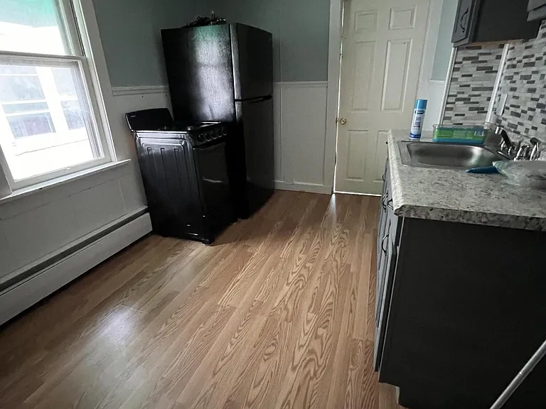 415 1/2 Walnut St — Photo 8