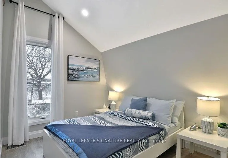 33 Hawthorne Ave — Photo 10