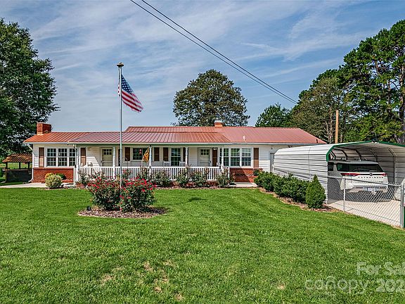 3rd image of 148 Hudson Ln