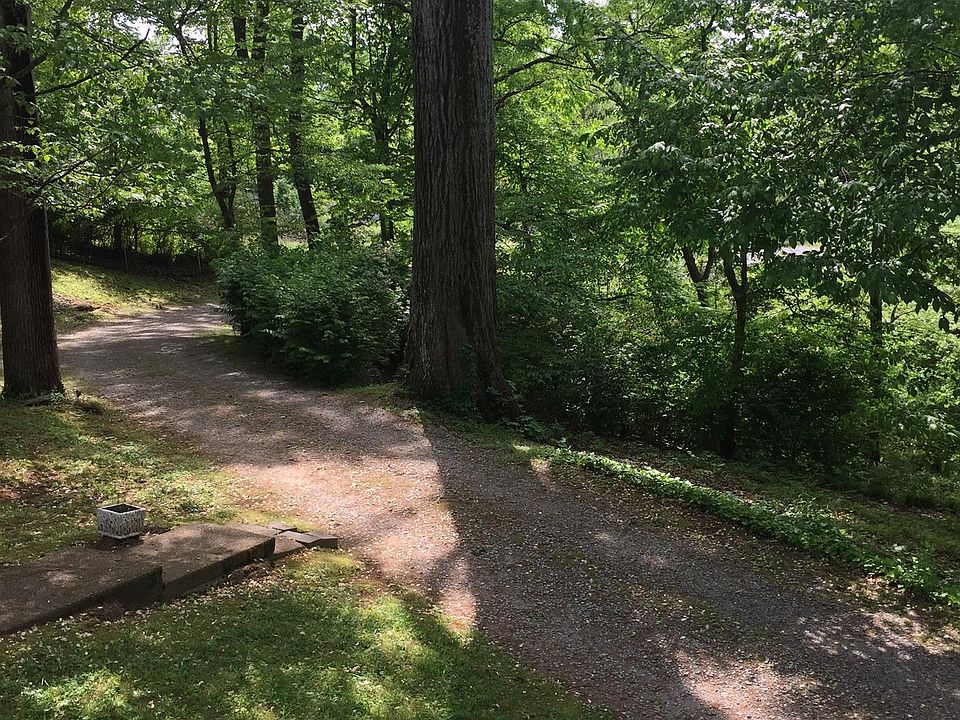 2nd image of 122 Jordan Rd