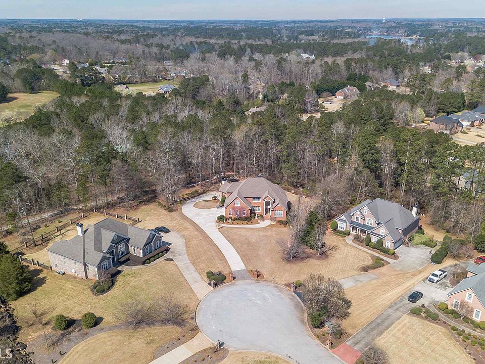 2nd image of 1098 Columbus Dr