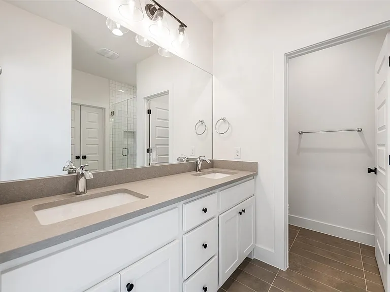 304 E 195th St #304 — Photo 17