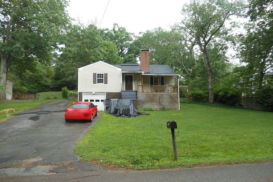 1st image of 3700 Connelly Ln