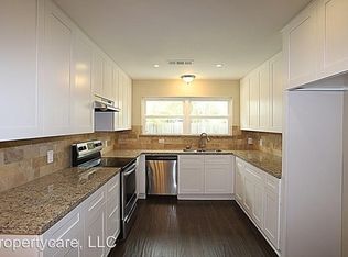 101 Royal Ct, Friendswood, TX 77546
