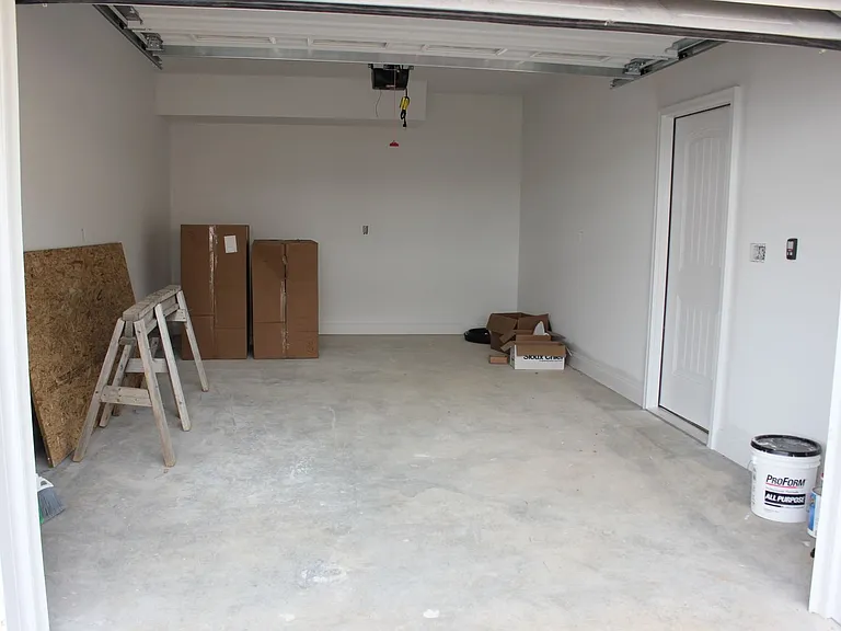 1194 Bluemoon Dr — Photo 2