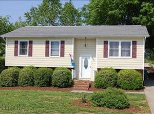 2731 River Ridge Rd, Pfafftown, NC 27040