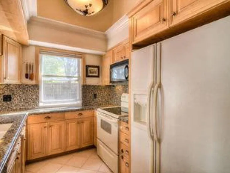 7807 S Windermere Cir — Photo 4