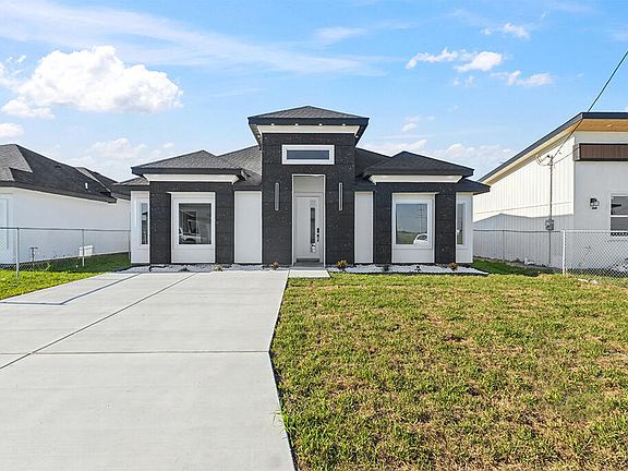 3rd image of 308 Valencia Dr