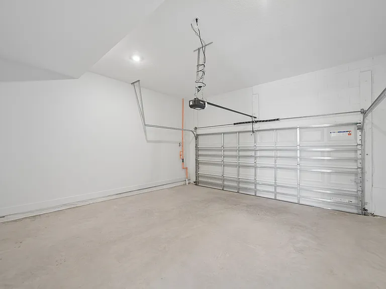 15219 Hamlin Park Dr #15219 — Photo 30