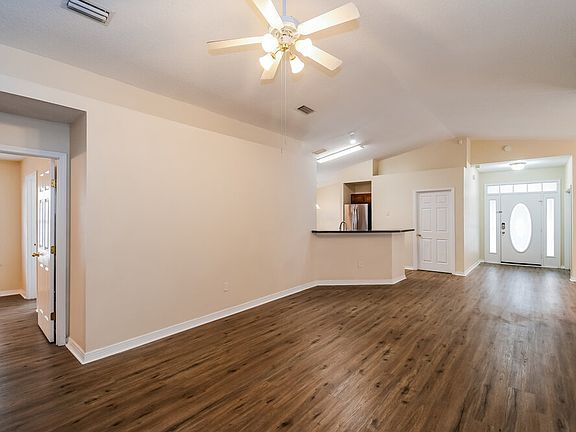3rd image of 2863 Cross Creek Dr