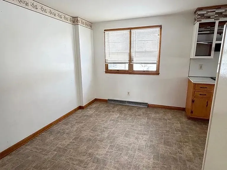 631 Hollywell Ave — Photo 8