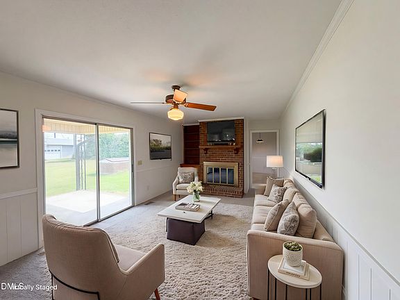 2nd image of 2037 Rice Rd