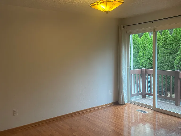 2423 NE Hyde St — Photo 17