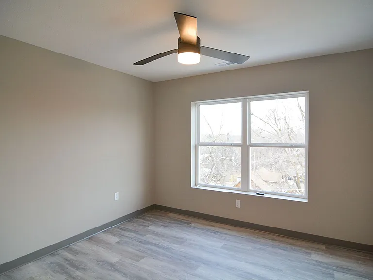 Hamilton Village Senior Suites — Photo 16