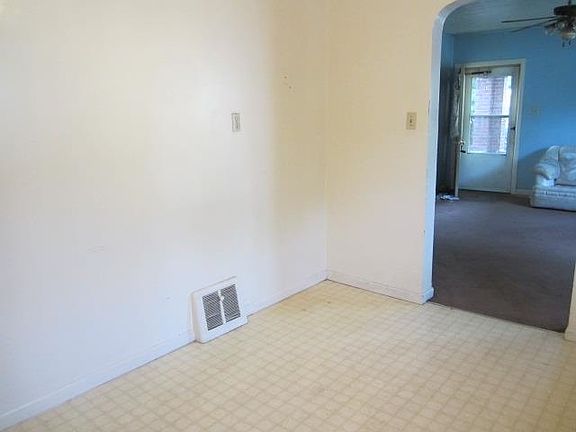 3rd image of 317 W Garfield Ave