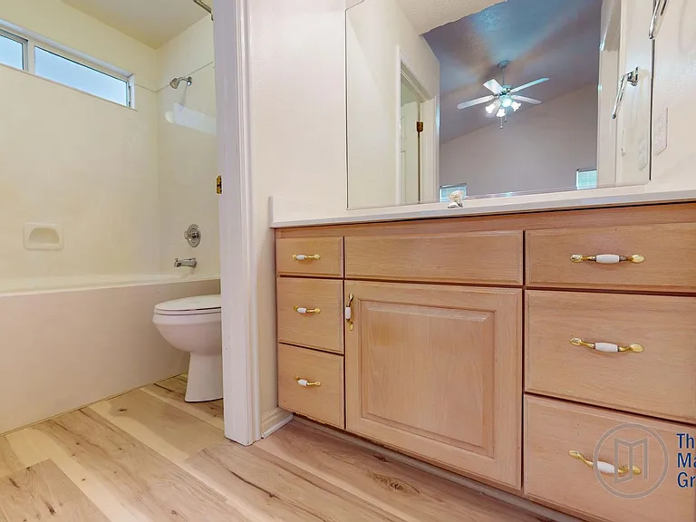 37 E 675 S — Photo 12