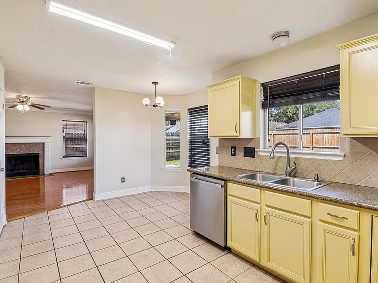 16810 Blairstone — Photo 16