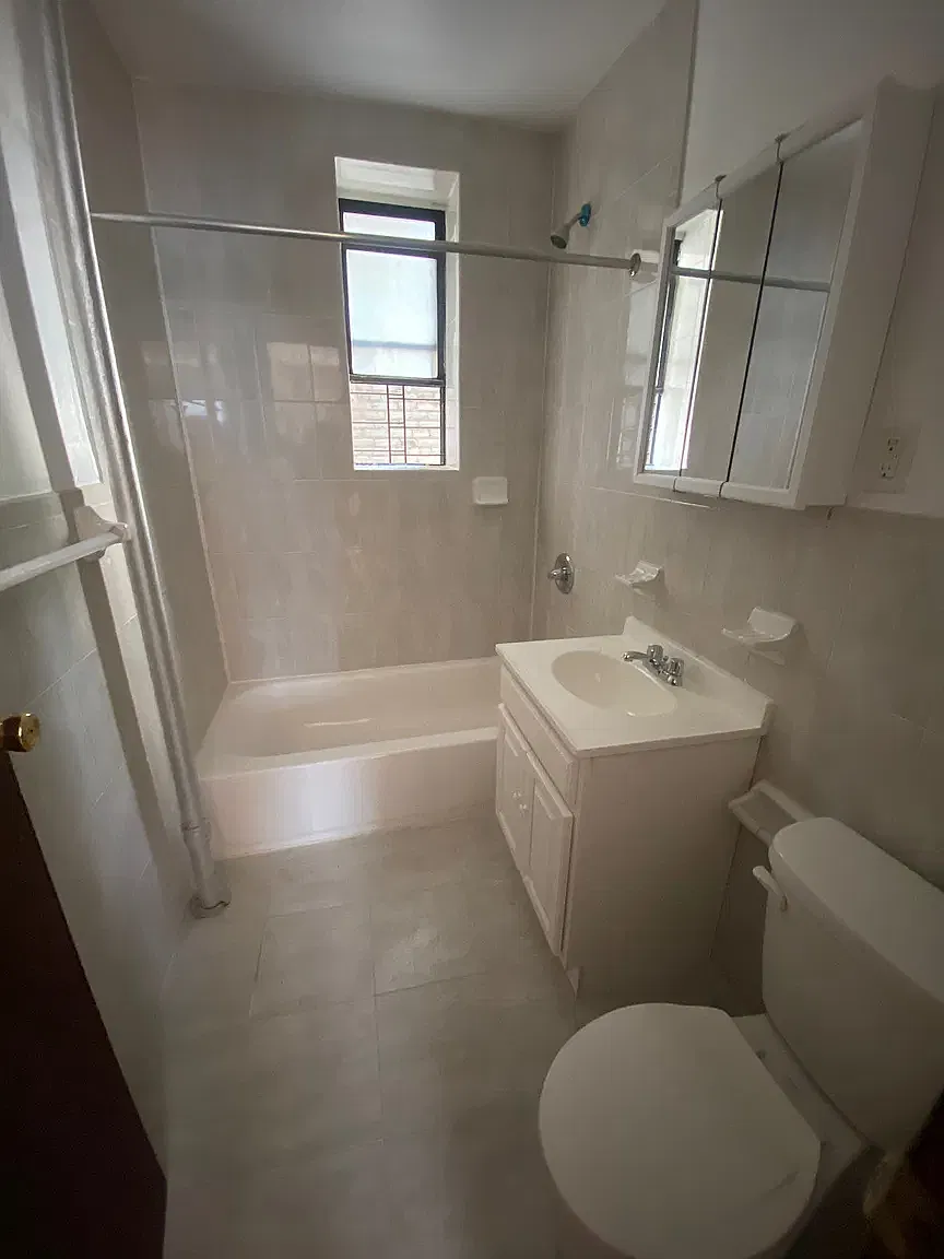 3001 Clarendon Road — Photo 4