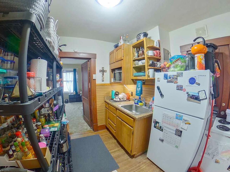 1st image of 830 Bluemont Ave APT 3