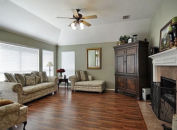 5th image of 1620 Shadow Crest Dr
