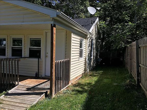 5th image of 517 Lincoln Lake Ave SE