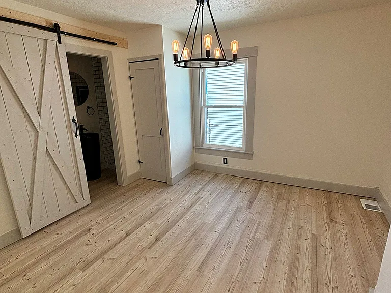 813 Campbell Ave #813 — Photo 10