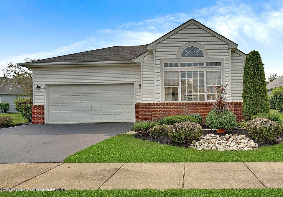 1st image of 12 Verona Dr