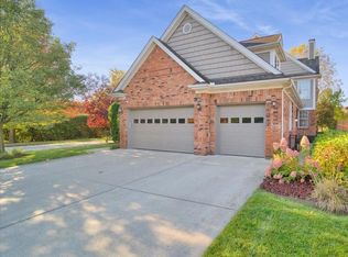 29026 Thistle Ln, Harrison Township, MI 48045