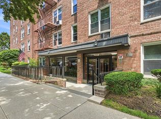 6815 Selfridge St APT 4F, Flushing, NY 11375