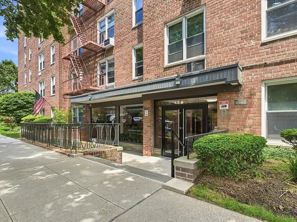 6815 Selfridge St APT 4F, Flushing, NY 11375