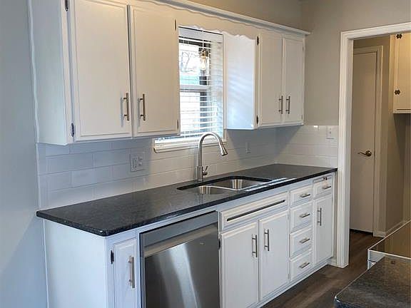 4th image of 3020 SW 64th Ter