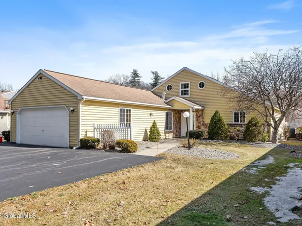 26 Loudonwood East, Loudonville, NY 12211