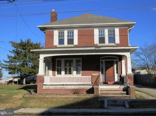 106 N Peters St, New Oxford, PA 17350