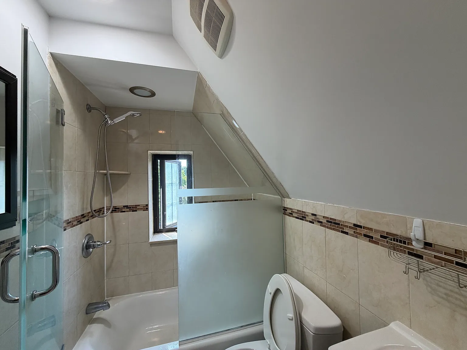 1 bed, $2,450 — Photo 4