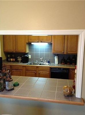 2nd image of 933 Bayou Trace Dr