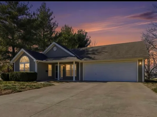 114 S Jewell St, Liberty, MO 64068